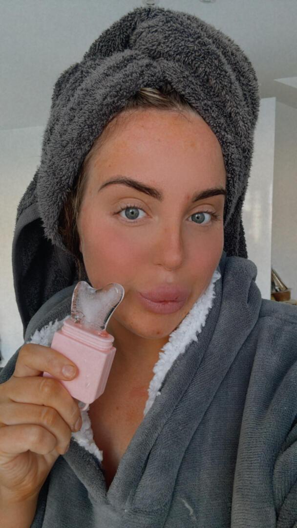 2 in 1 Ice Therapy Gua Sha Contouring Glow Wand - Nude Pink Facial Tool - Image 5